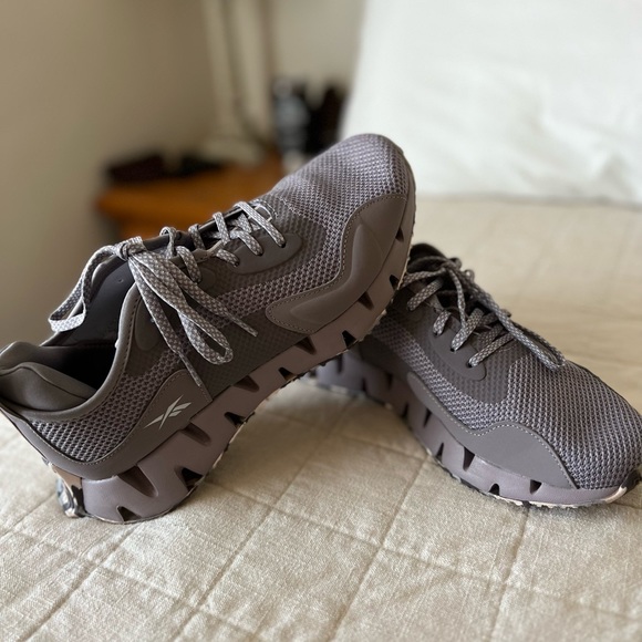 Reebok Athletic Shoes - Picture 5 of 6